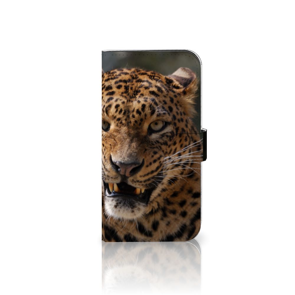 iPhone 15 Pro Max Telefoonhoesje met Pasjes Luipaard - indrukwekkend design van een luipaardkop.