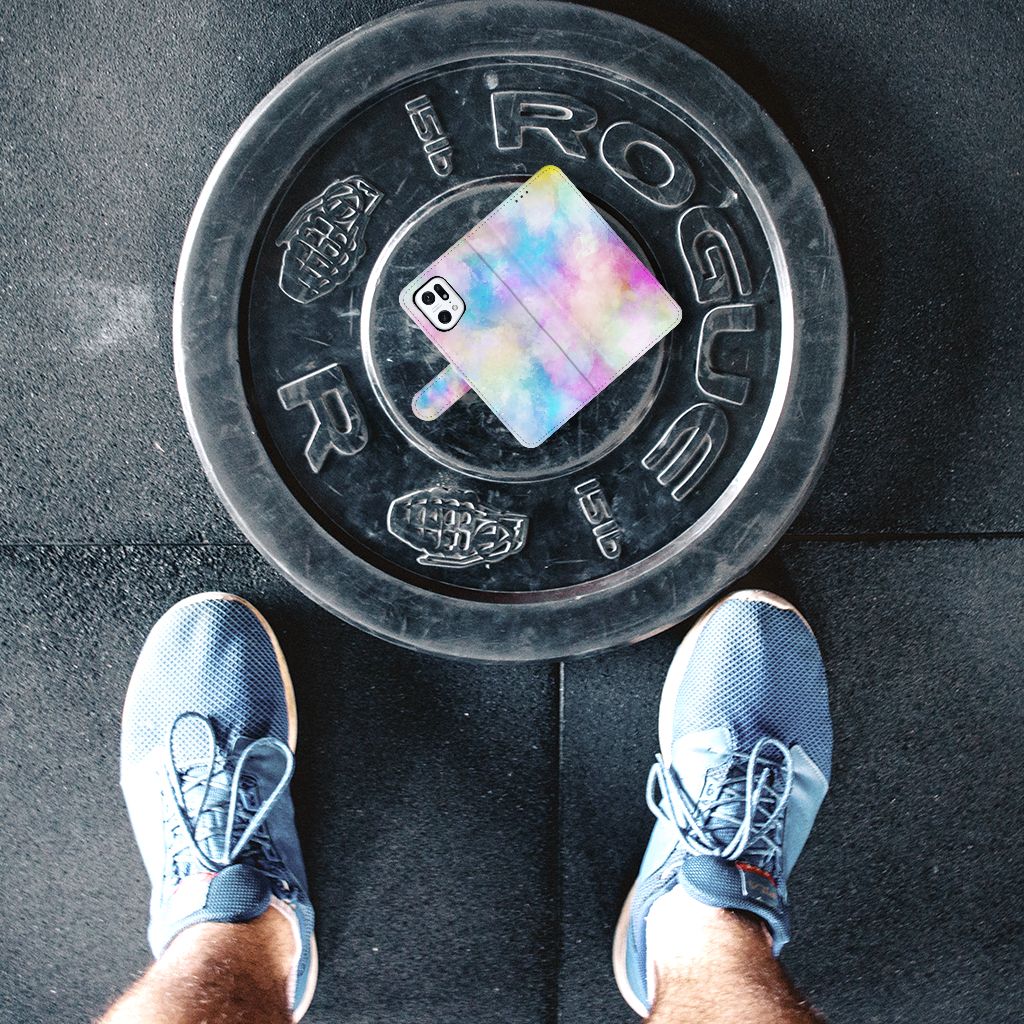 Hoesje OPPO Find X5 Pro Watercolor Light op een gewichtsplaat in een sportschool.