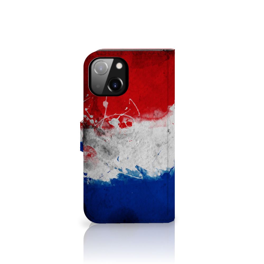Apple iPhone 14 Bookstyle Case Nederland met ontwerp van de Nederlandse vlag in leuke kleuren.
