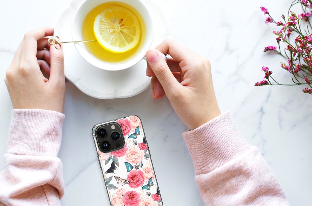 iPhone 15 Pro Bloemen Hoesje Butterfly Roses B2C Telecom