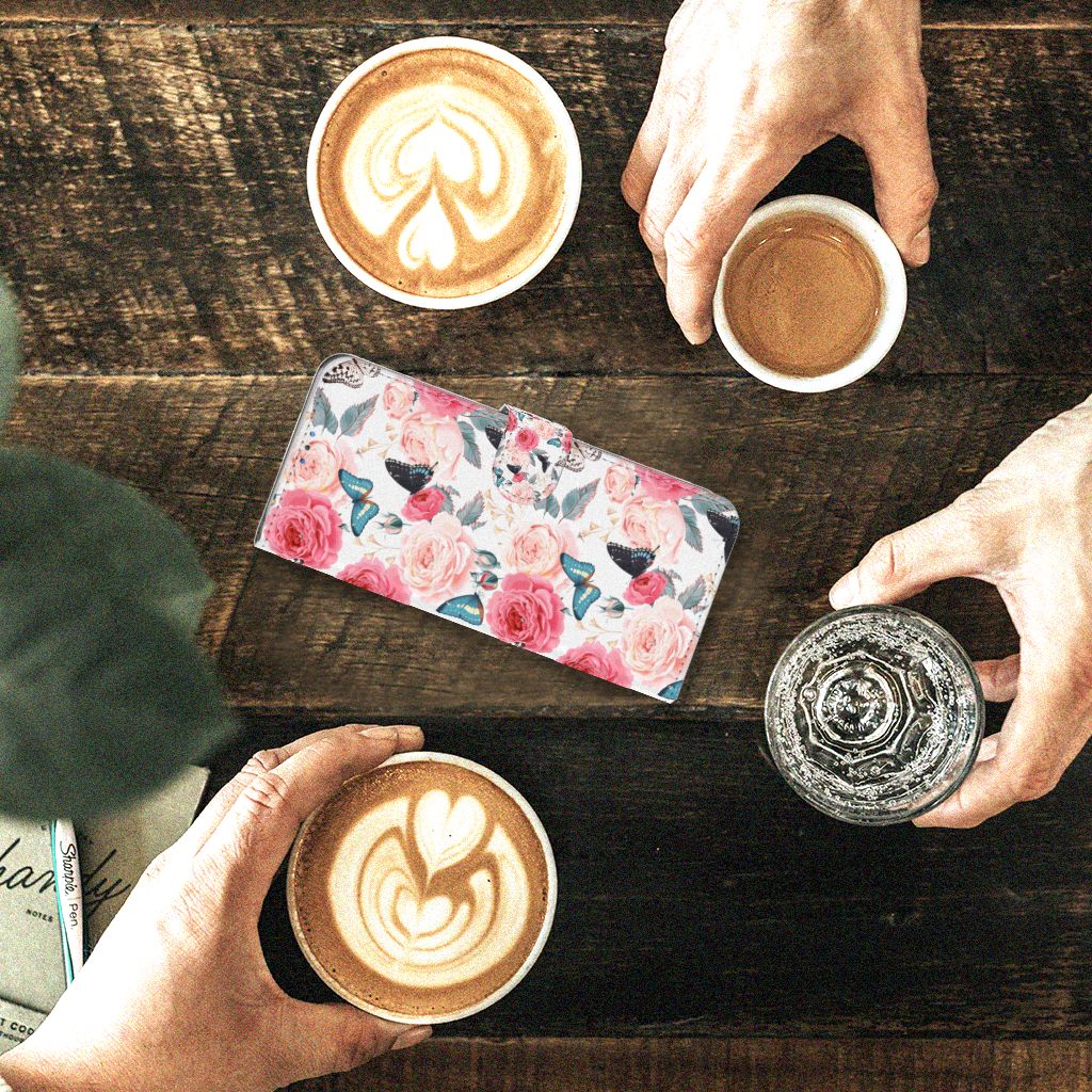 Motorola G8 Power Lite Hoesje Butterfly Roses