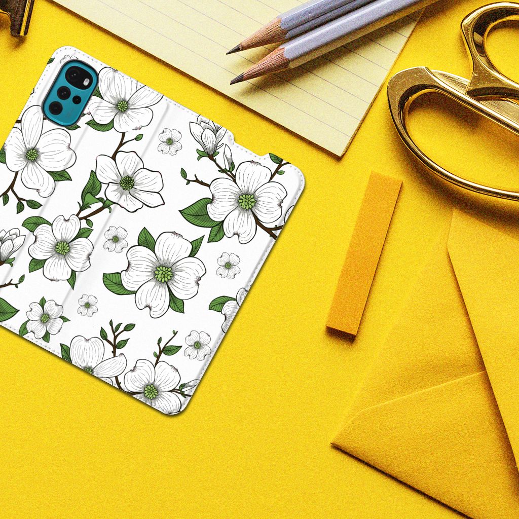 Motorola Moto G22 Smart Cover Dogwood Flowers - B2C Telecom