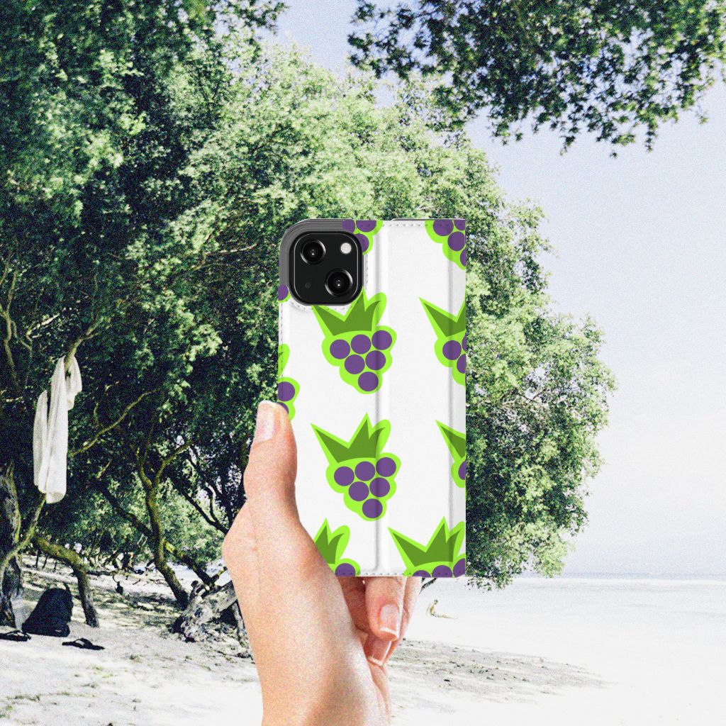 iPhone 13 Flip Style Cover Druiven