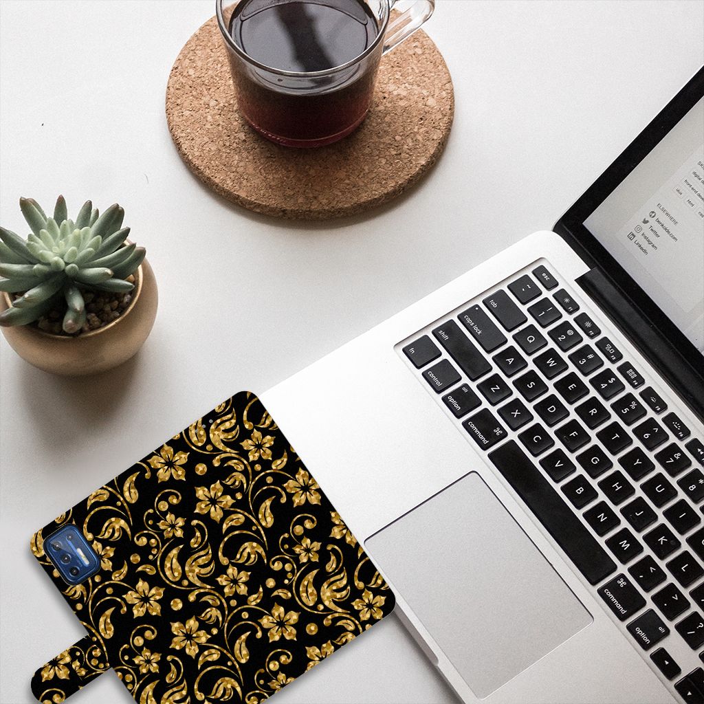 Motorola Moto G9 Plus Hoesje Gouden Bloemen