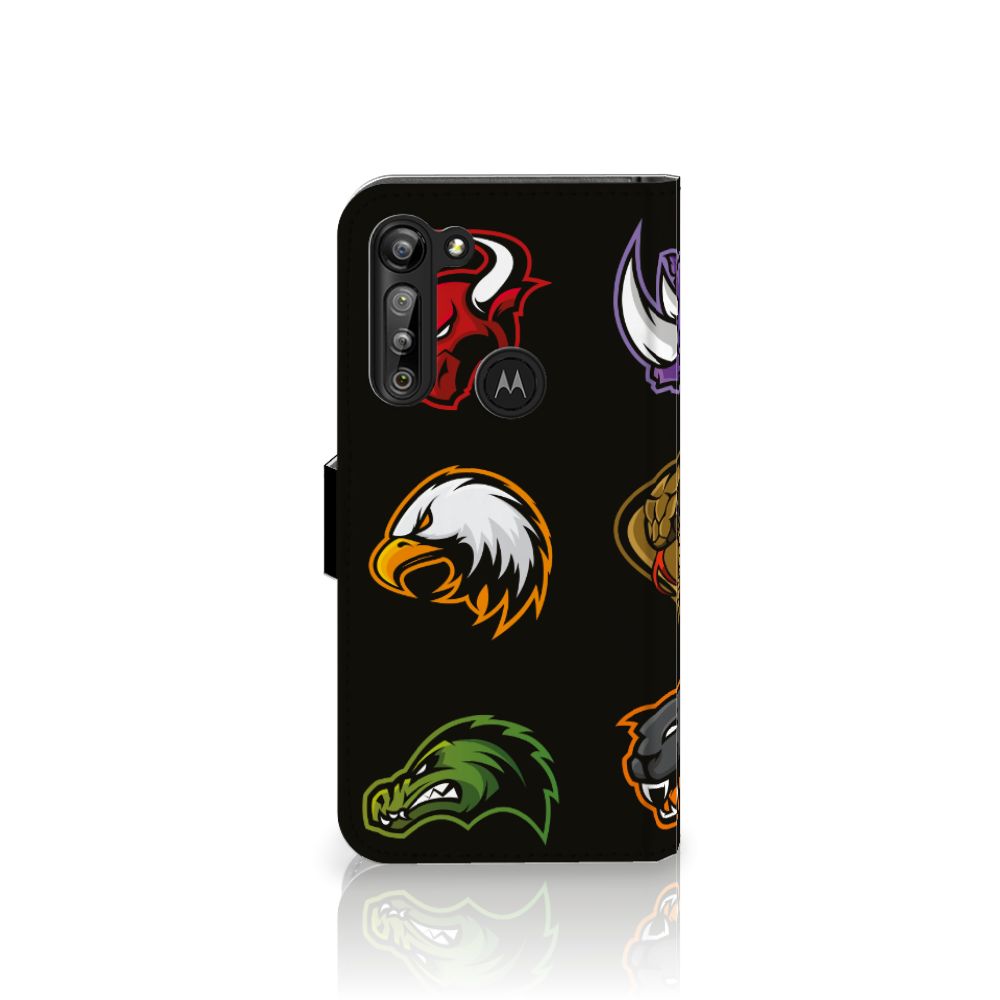 Motorola G8 Power Leuk Hoesje Cartoon met kleurrijke cartoonfiguren op een zwarte achtergrond.