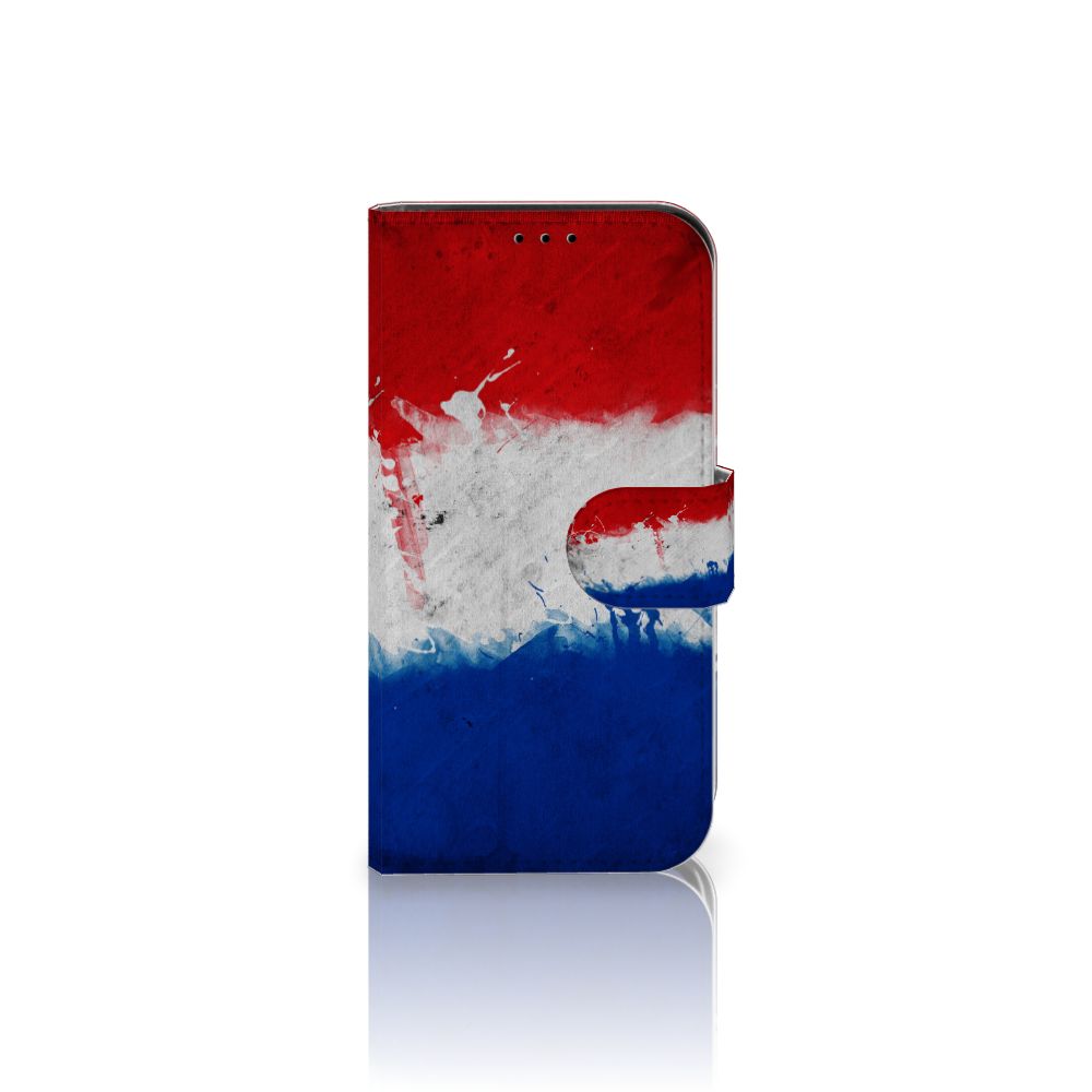 iPhone 13 Mini Bookstyle Case Nederland met ontwerp van de Nederlandse vlag in rood, wit en blauw.