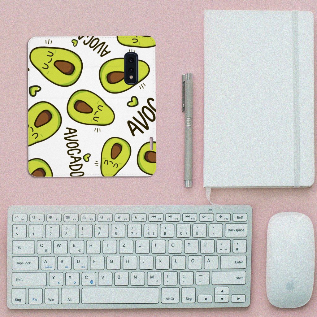 Samsung Galaxy S10e Magnet Case Avocado Singing