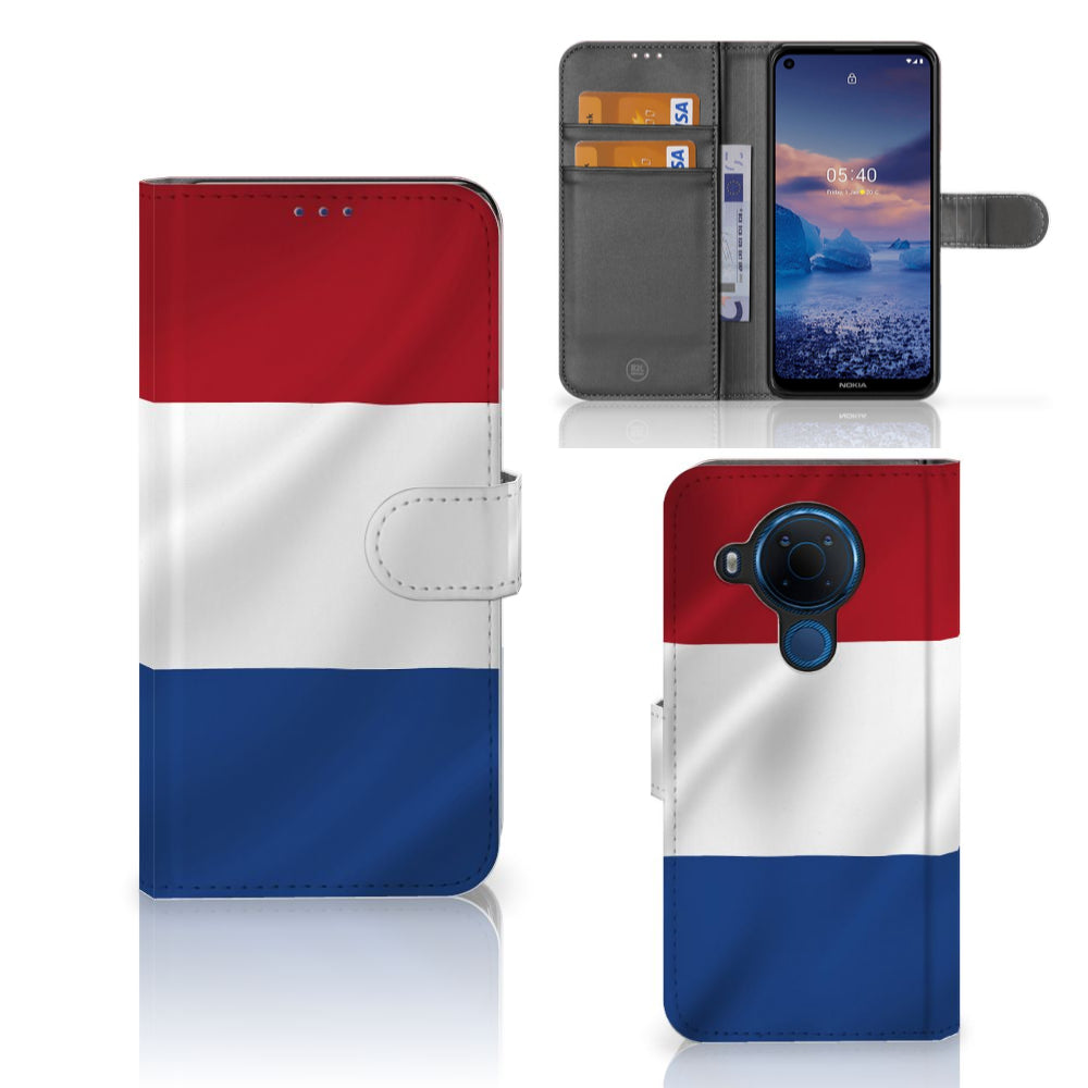 Nokia 5.4 Bookstyle Case Nederlandse Vlag met artistiek ontwerp van de Nederlandse vlag.
