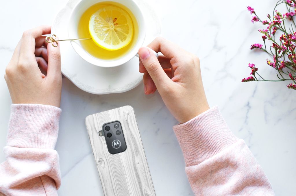 Motorola One Zoom Bumper Hoesje White Wood