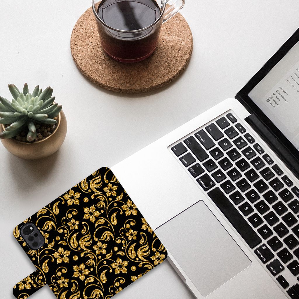 Motorola Moto G22 Hoesje Gouden Bloemen