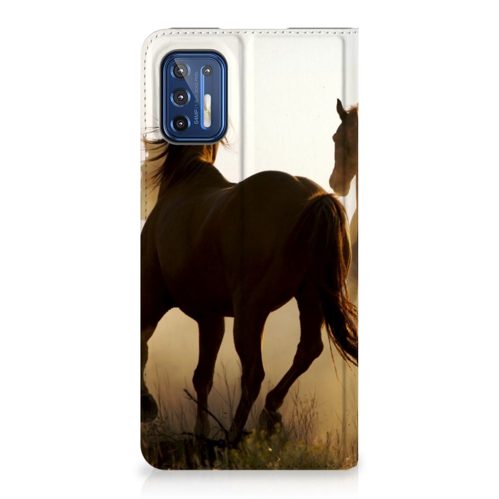 Motorola Moto G9 Plus Hoesje maken Design Cowboy met paardenafbeelding op een stijlvolle hoes.