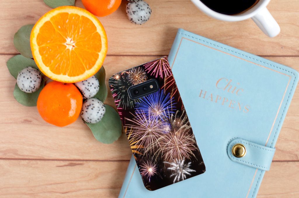 Samsung Galaxy S10e Hippe Standcase Vuurwerk