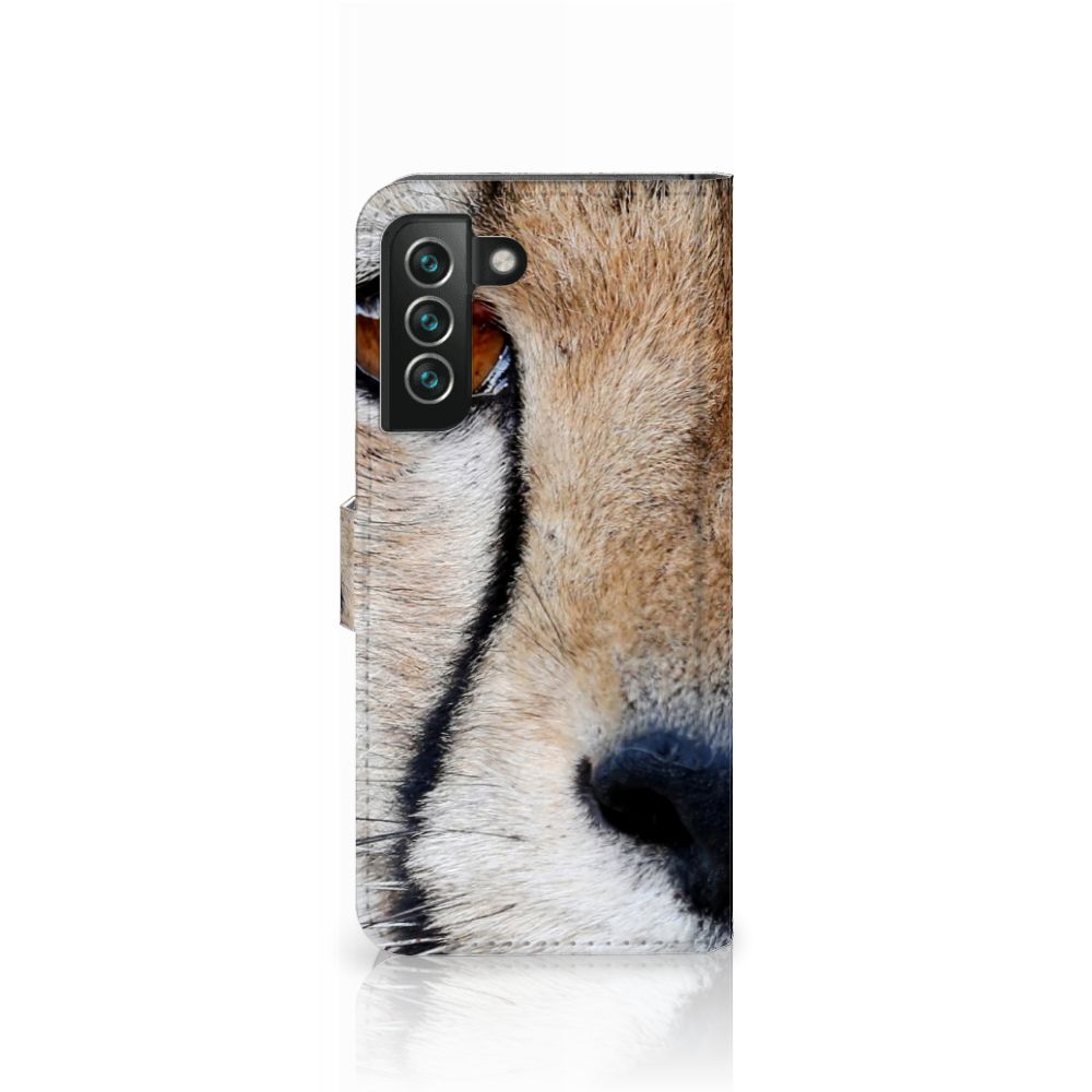 Samsung Galaxy S22 Plus Telefoonhoesje met Pasjes Cheetah met close-up van cheeta gezicht.