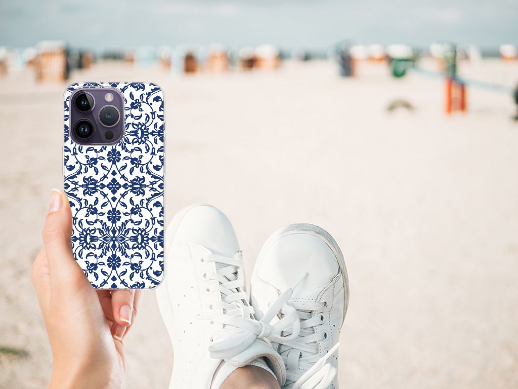 Apple iPhone 14 Pro TPU Case Flower Blue met een prachtig patroon, perfect voor een stijlvolle uitstraling.