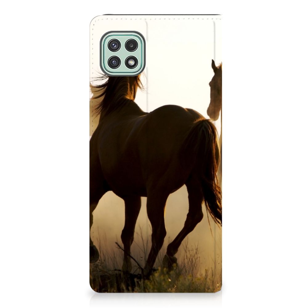 Samsung Galaxy A22 5G Hoesje maken Design Cowboy met paarden op de achterzijde van de hoes.