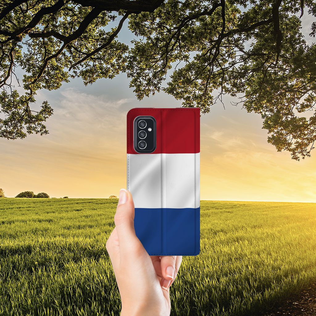 Samsung Galaxy M52 Standcase Nederlandse Vlag - B2C Telecom