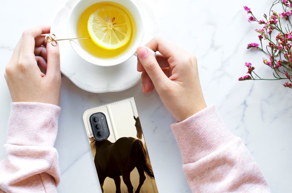 Motorola Moto G31 | G41 Hoesje maken Design Cowboy met paardenprint op smartphonehoesje en thee.