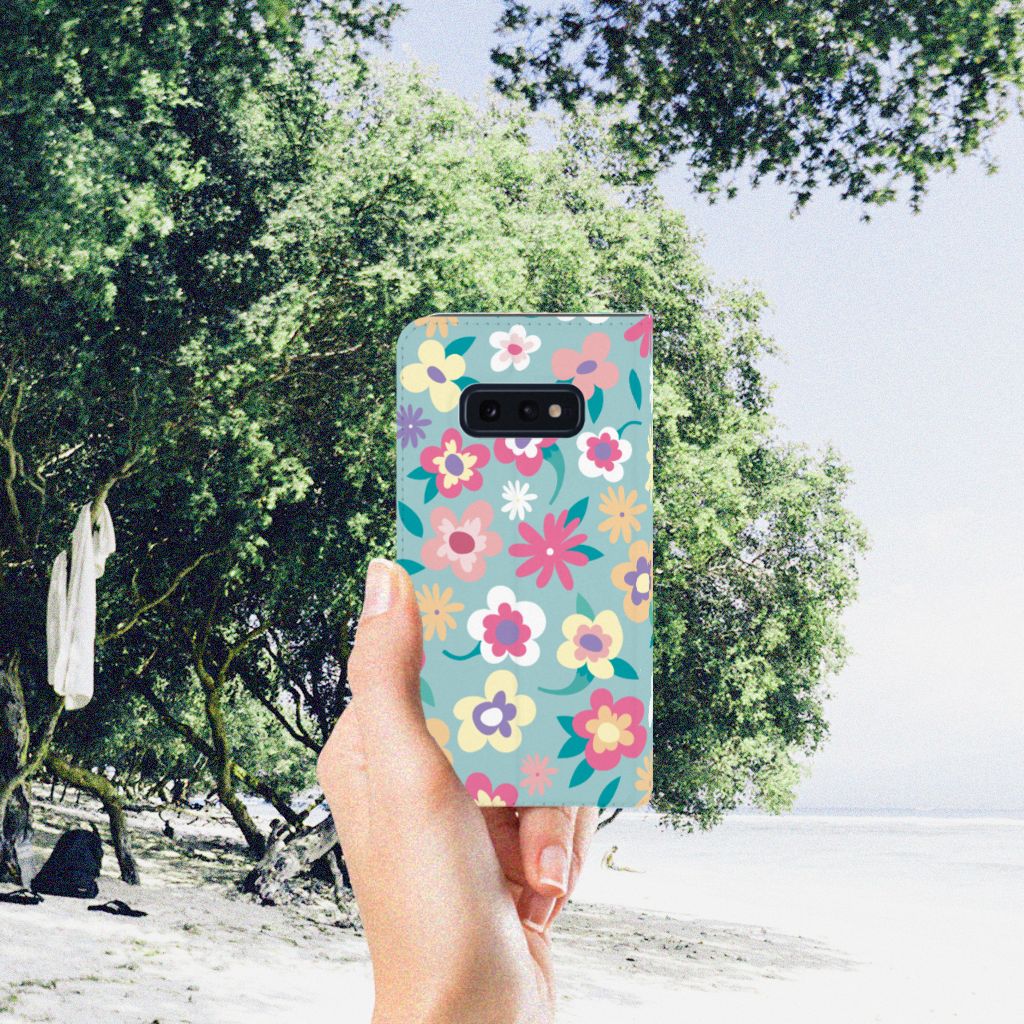Samsung Galaxy S10e Smart Cover Flower Power