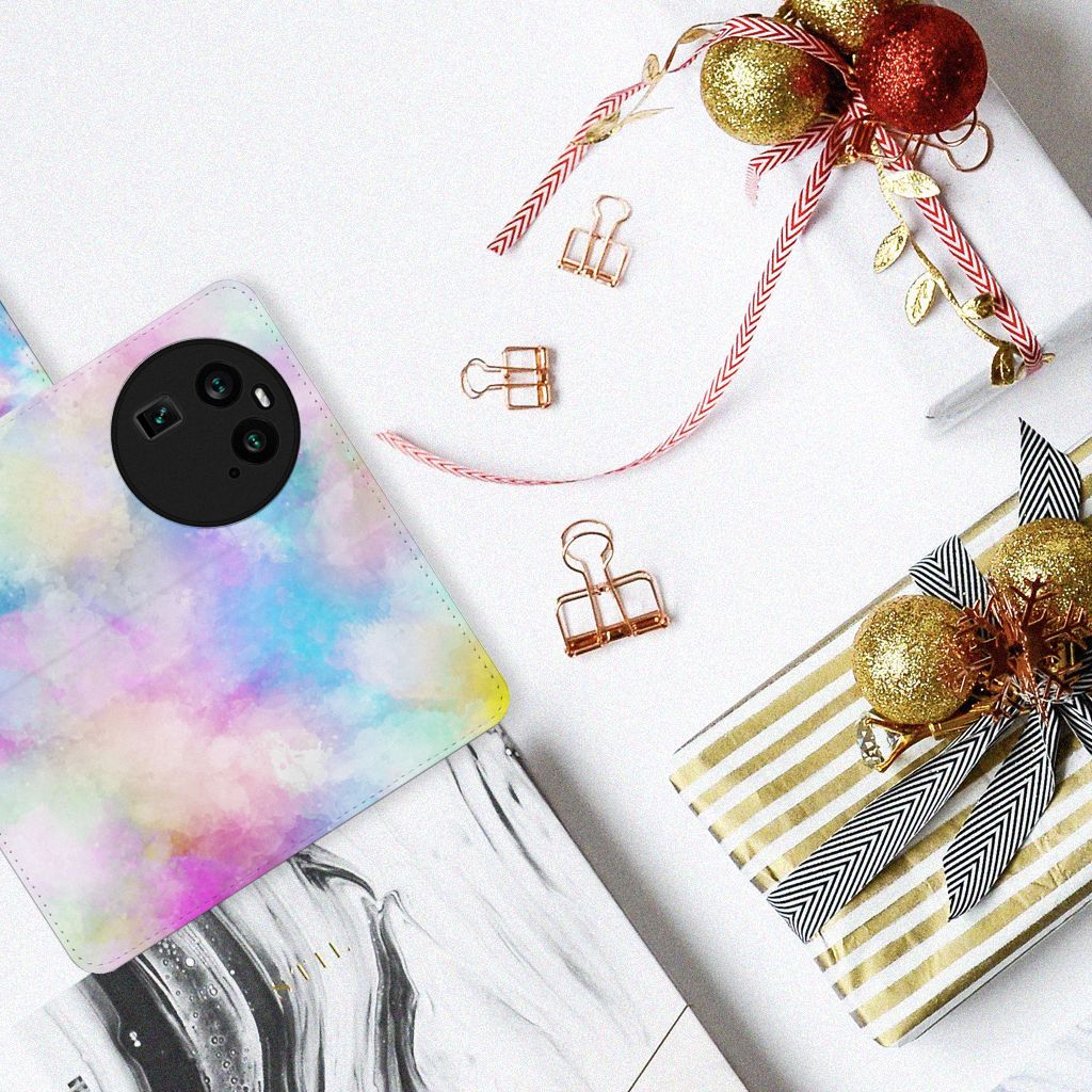 Hoesje OPPO Find X6 Watercolor Light met pastelkleuren op een tafel met cadeaus en decoraties.