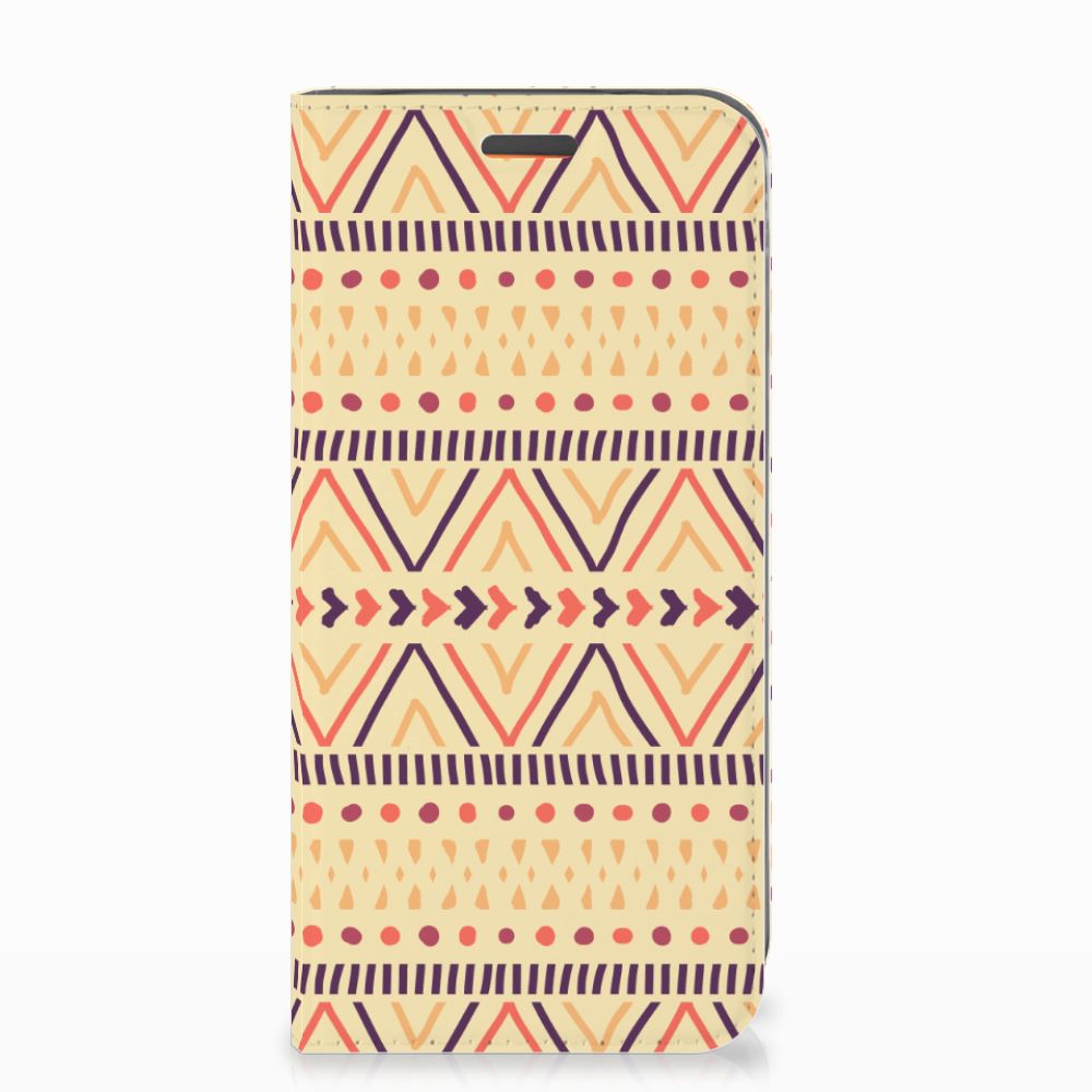 Motorola Moto E5 Play Hoesje met Magneet Aztec Yellow