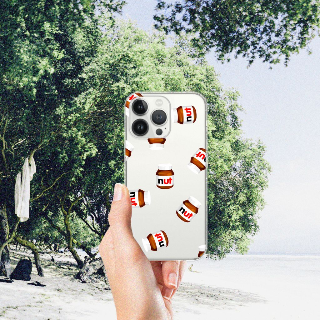iPhone 13 Pro Max Siliconen Case Nut Jar met een uniek nut jar design op een strand achtergrond