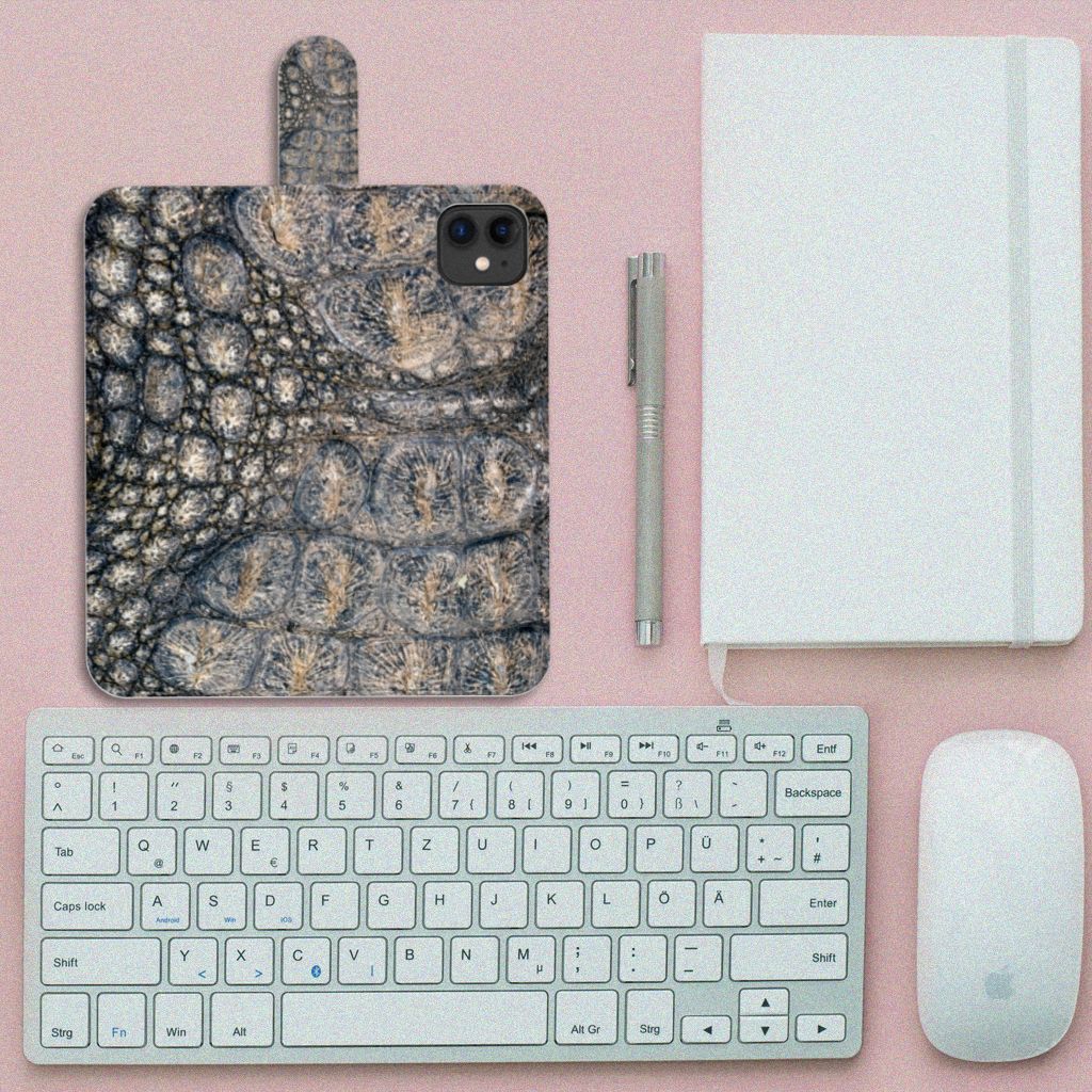 Apple iPhone 11 Telefoonhoesje met Pasjes Krokodillenprint