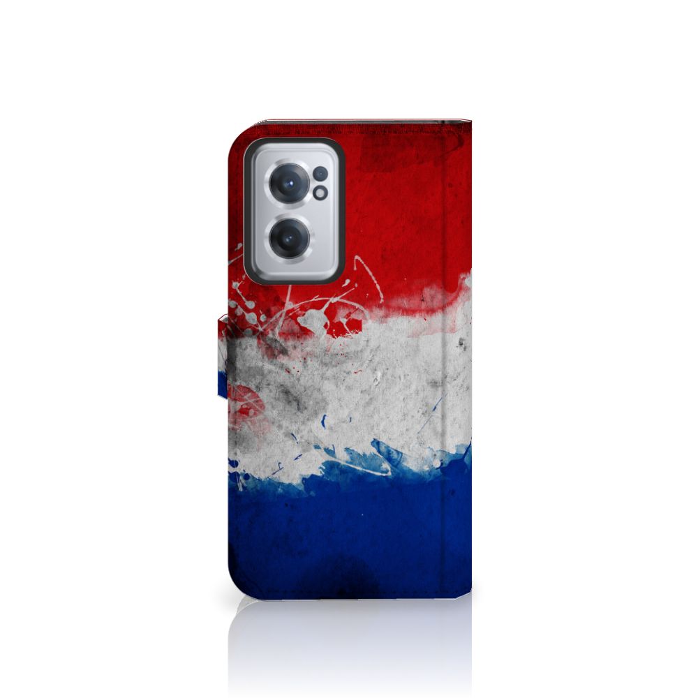 OnePlus Nord CE 2 Bookstyle Case Nederland met artistiek design van de Nederlandse vlag.