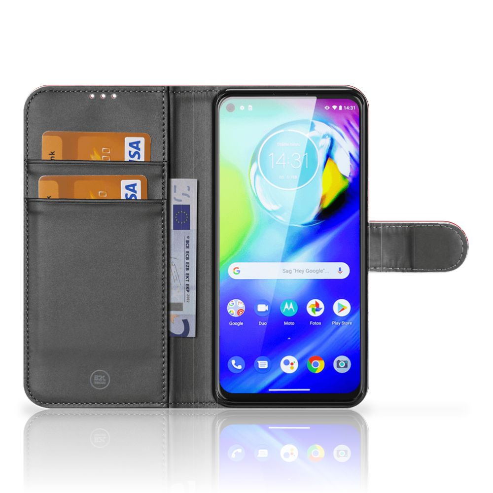Motorola G8 Power Bookstyle Case Nederland met pasjes en smartphone, ontwerp met Nederlandse vlag.
