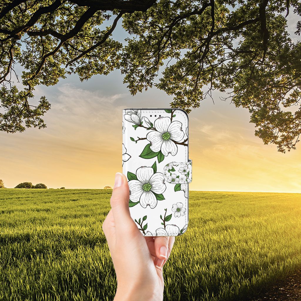 Apple iPhone 13 Hoesje Dogwood Flowers