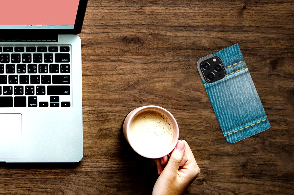 iPhone 13 Pro Hippe Standcase Jeans - B2C Telecom