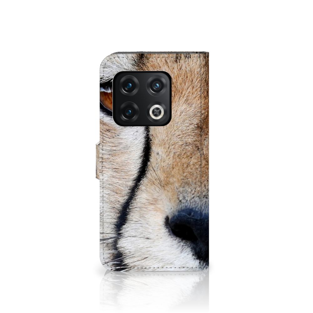 OnePlus 10 Pro Telefoonhoesje met Pasjes Cheetah met close-up van cheeta hoofd en camera. 