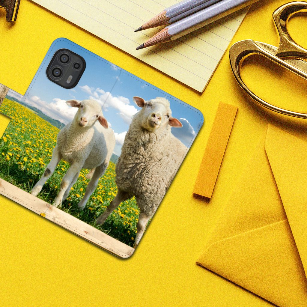 Motorola Edge 20 Lite Telefoonhoesje met Pasjes Schaap en Lammetje