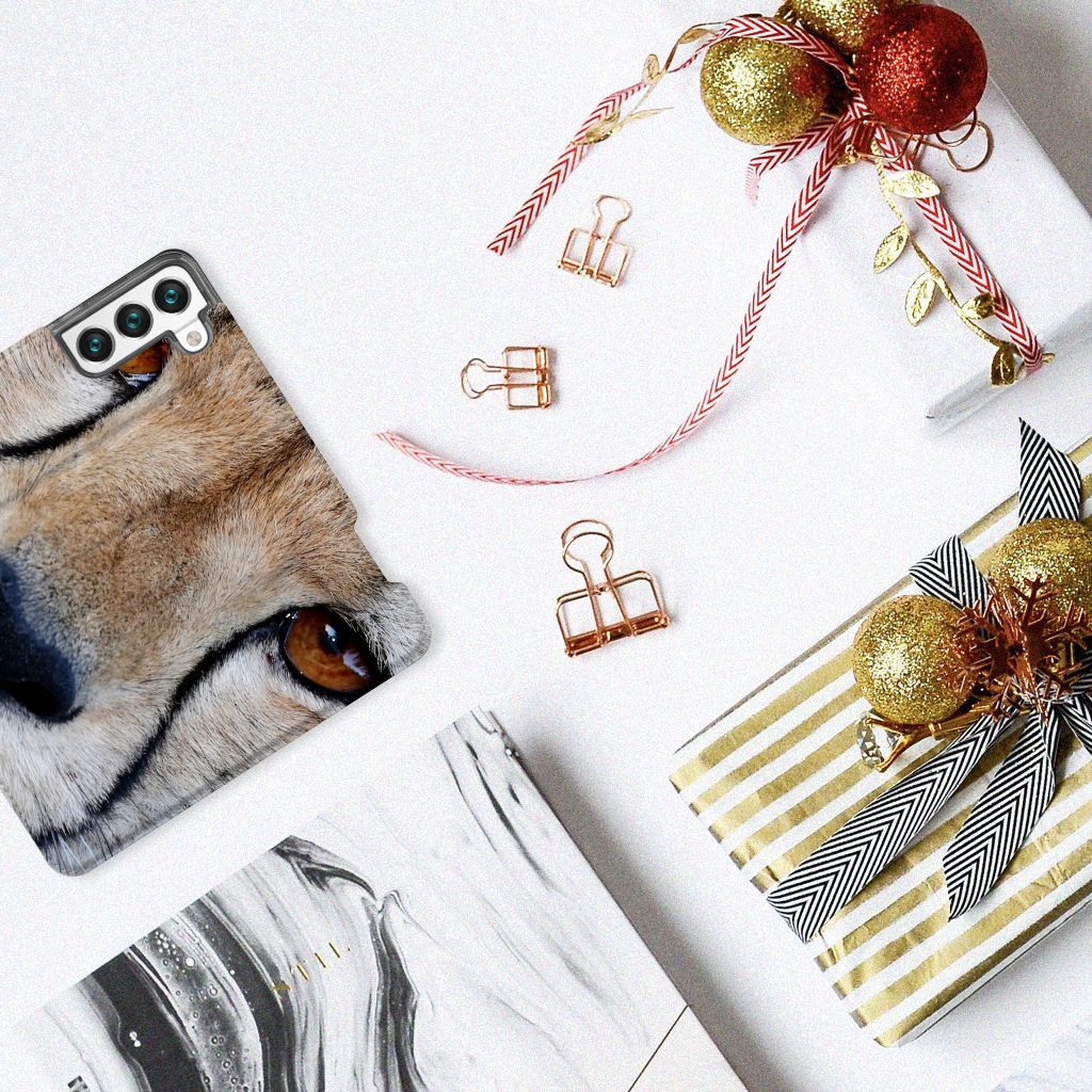 Samsung Galaxy S22 Hoesje maken Cheetah met close-up van een jachtluipaard op een stijlvolle achtergrond.