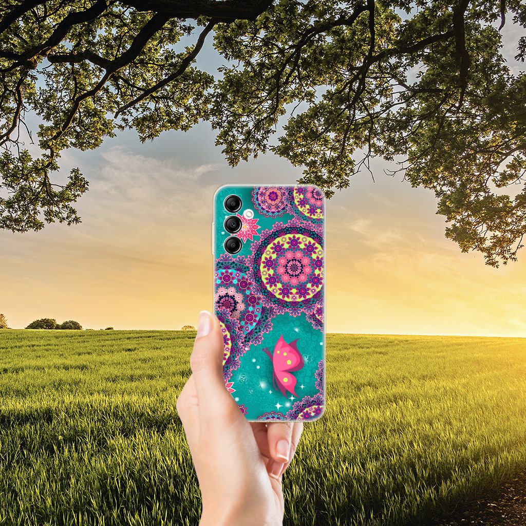 Samsung Galaxy A14 5G Hoesje maken Cirkels en Vlinders met kleurrijke patronen in een natuursetting