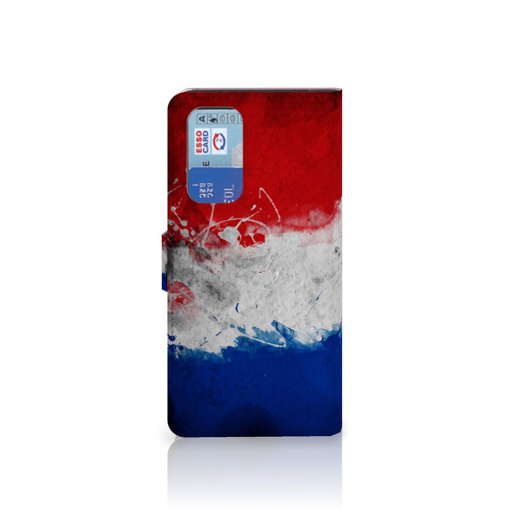 OnePlus 9 Pro Bookstyle Case Nederland met Nederlandse vlag design en pasjeshouder in gebruik.