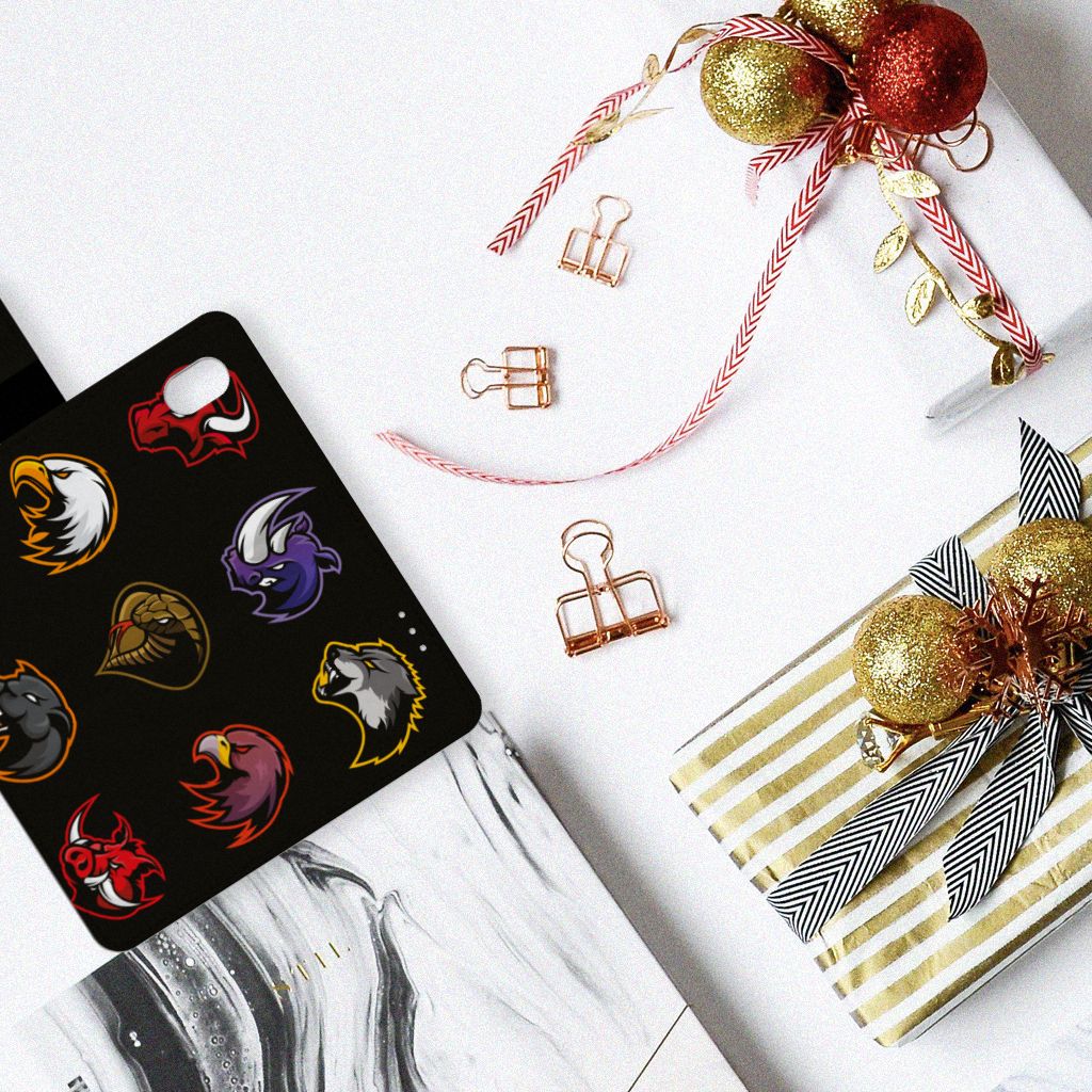 Alcatel 1B (2020) Leuk Hoesje Cartoon met kleurrijke cartoons op een zwart achtergrond en kerstdecoraties