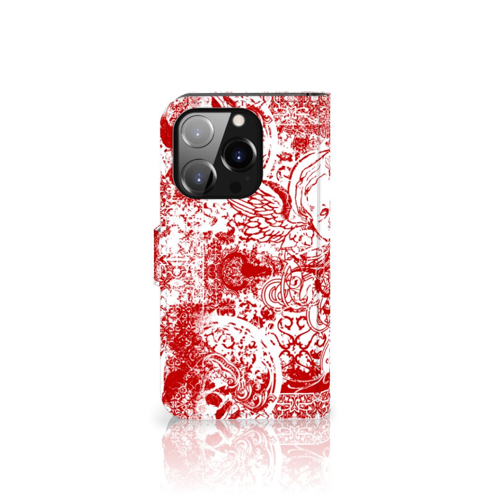 Telefoonhoesje met Naam iPhone 14 Pro Angel Skull Rood met een mysterieus bandana ontwerp in rood.