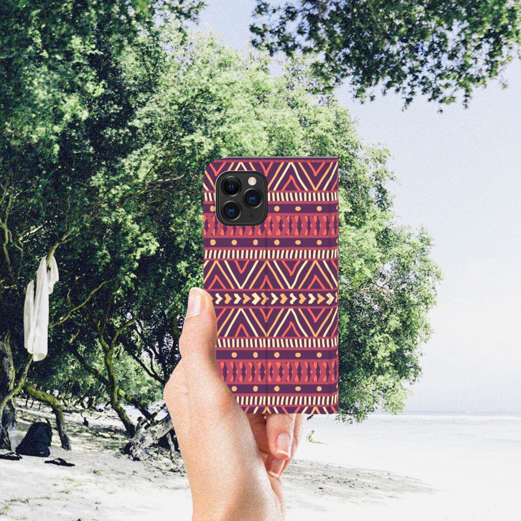 Apple iPhone 11 Pro Hoesje met Magneet Aztec Paars