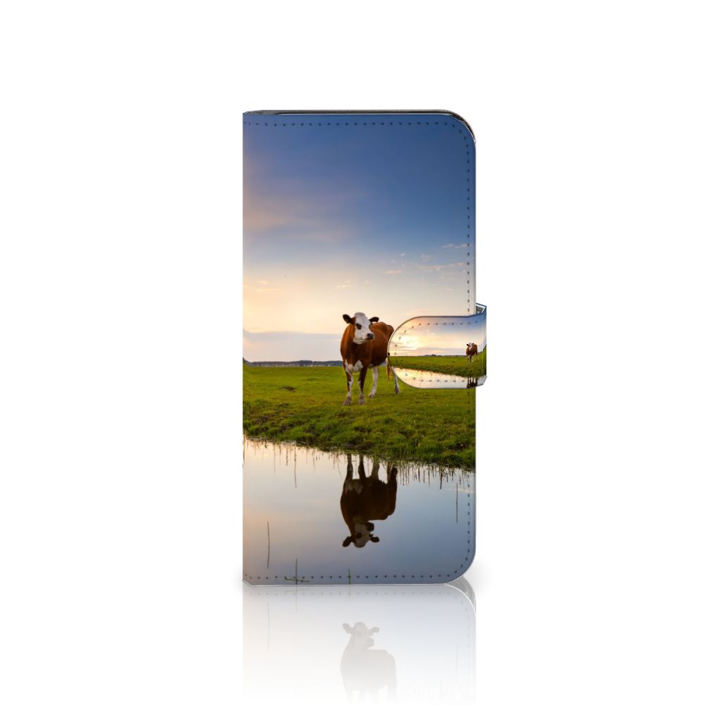 Motorola Moto E13 4G Telefoonhoesje met Pasjes Koe