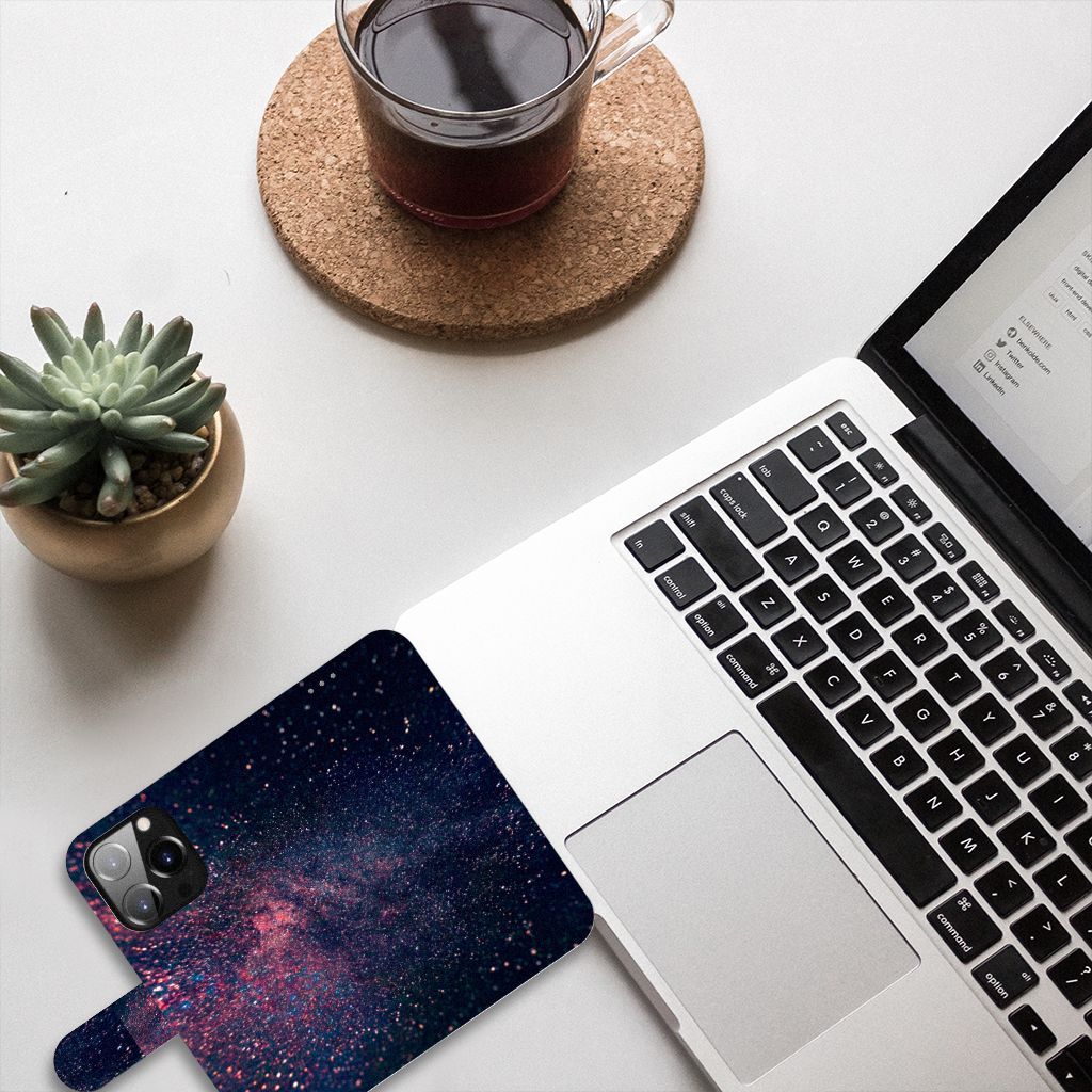 iPhone 14 Pro Book Case Stars met sterrenontwerp, perfect voor jouw laptop en koffie moment