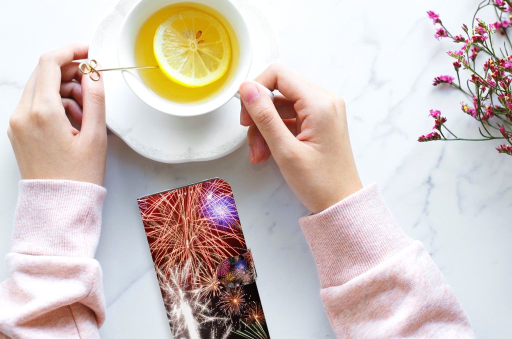Motorola G8 Power Wallet Case met Pasjes Vuurwerk