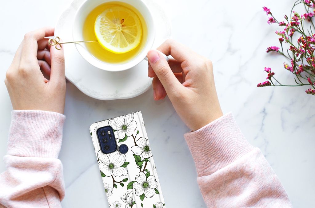 Motorola Moto G60s Smart Cover Dogwood Flowers - B2C Telecom