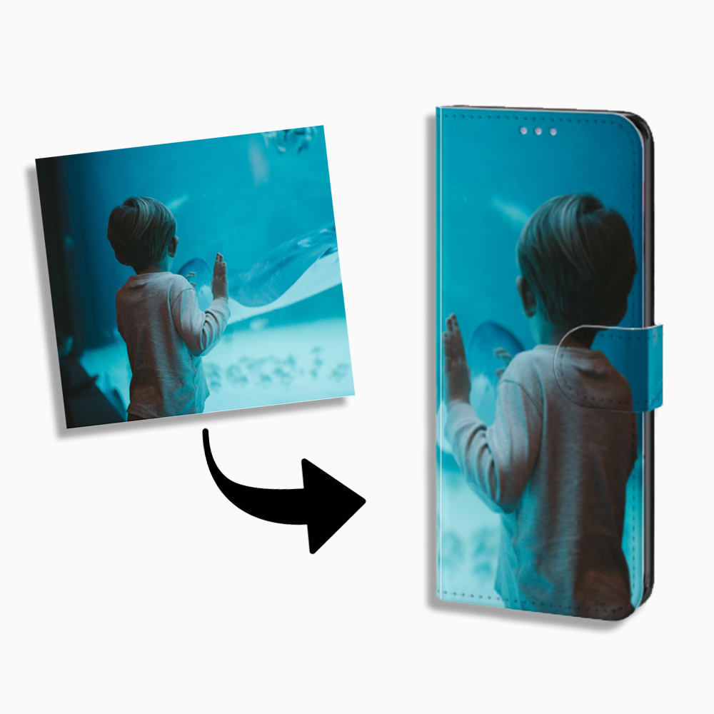 Eigen foto van een kind bij een aquarium en het hoesje waarop die geprint staat, Nord CE 5G bookcase