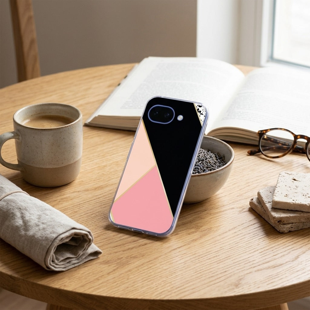 Google Pixel 10a softcase hoesje Zwart Roze Vormen - lifestyle foto in huiselijke setting