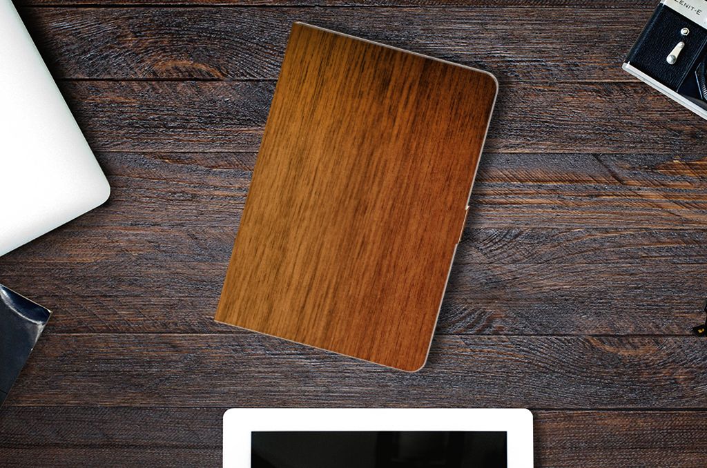 Tablet Book Cover Donker Hout - lifestylefoto