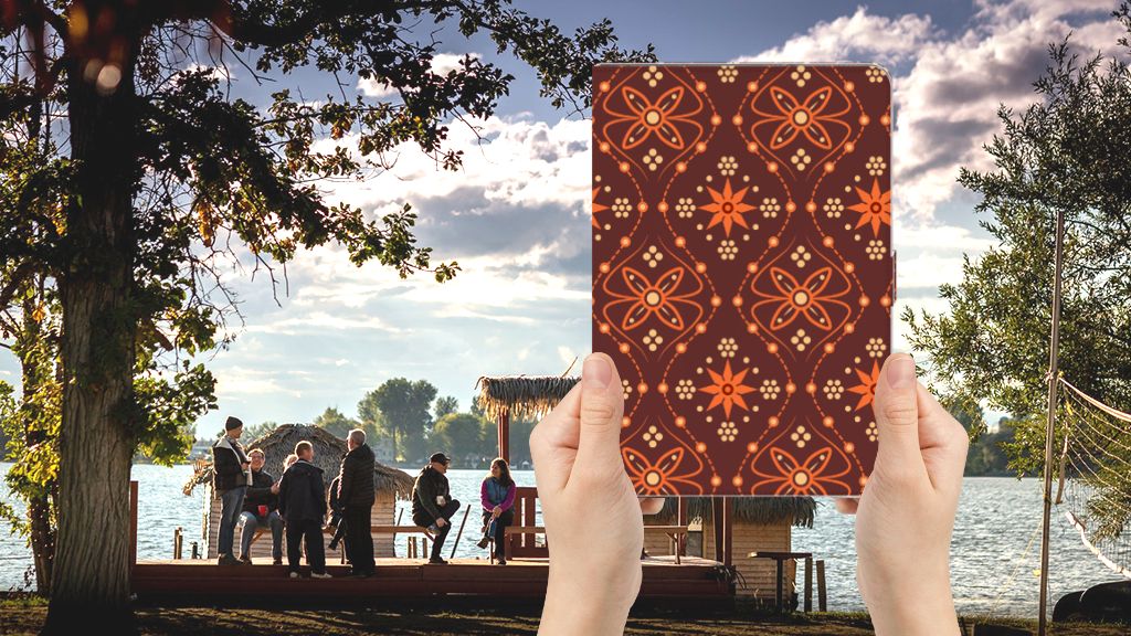 Tablet Hoes Batik Brown - voorkant