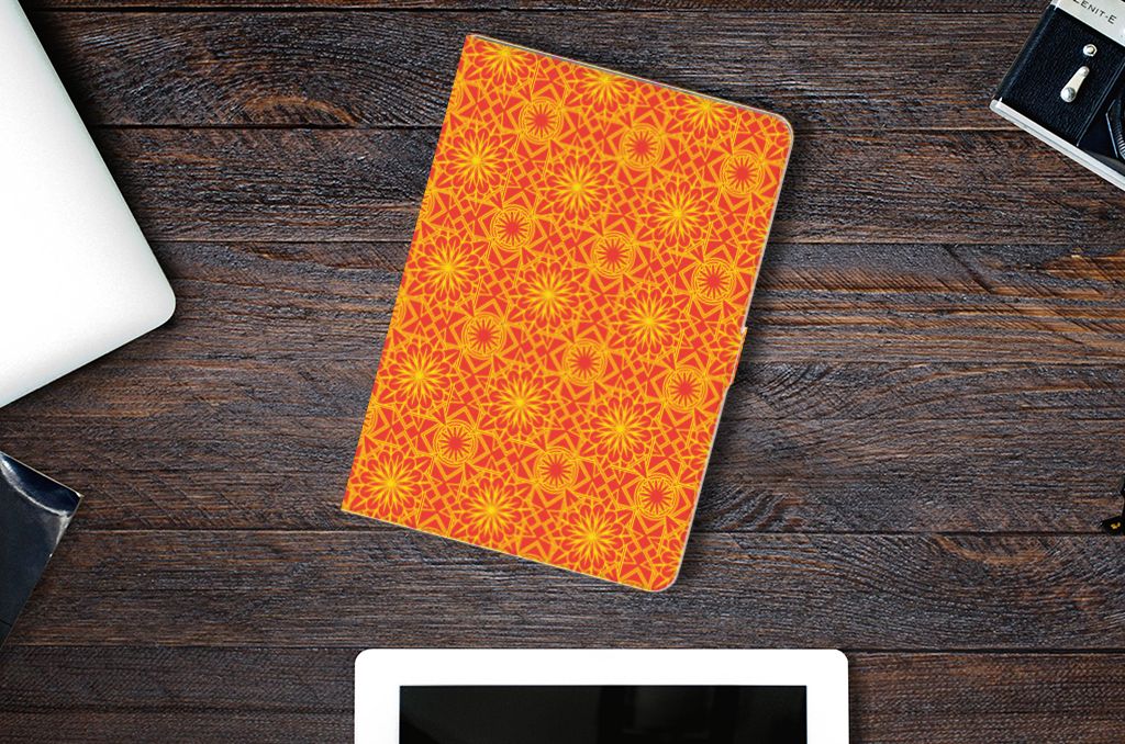 Tablet Hoes Batik Oranje - lifestylefoto