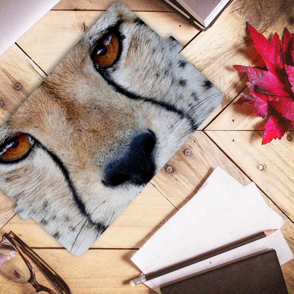 iPad (2022) 10.9 Flip Case Cheetah
