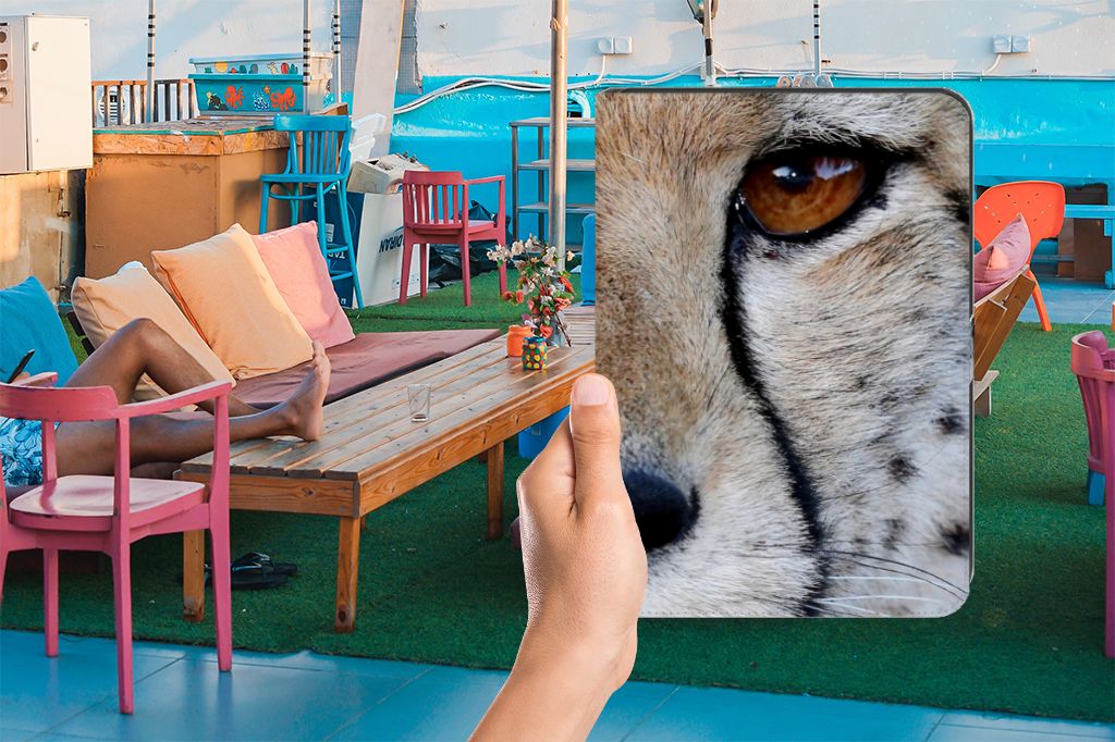 iPad (2022) 10.9 Flip Case Cheetah