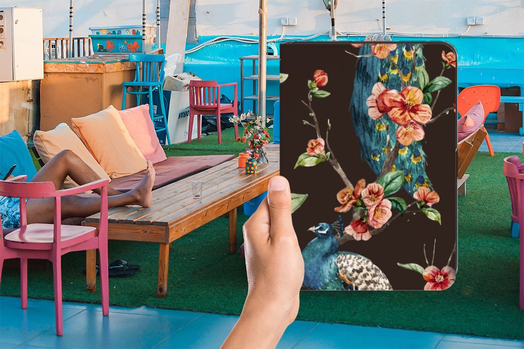 iPad (2022) 10.9 Flip Case Pauw met Bloemen